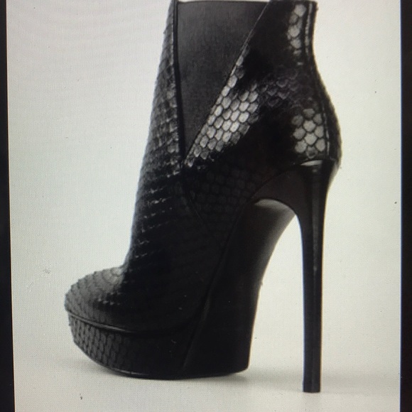 Saint Laurent Janis 105 Chels Boot. NEVER WORN - Picture 7 of 8